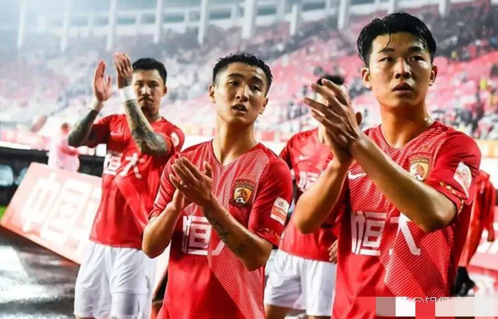 包含中国足球试点“球迷责任区”,维护赛场秩序的词条 包含中国足球试点“球迷责任区”,维护赛场秩序的词条