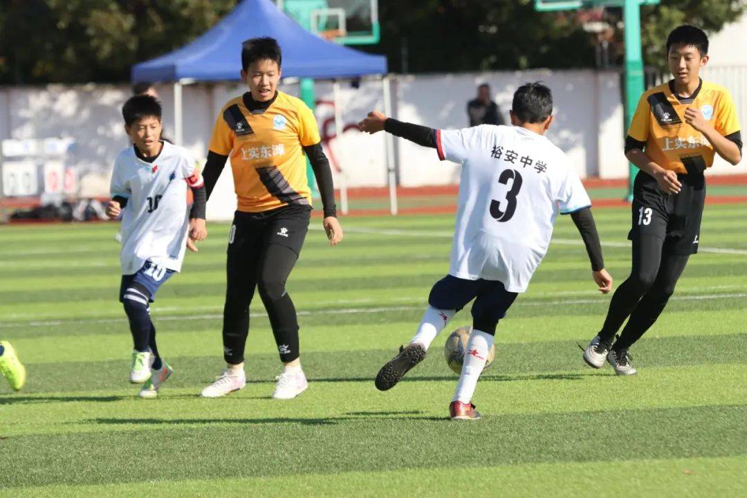 乐鱼（LEYU）体育-关于重点高校足球联盟赛精彩纷呈，青春激情燃烧的信息