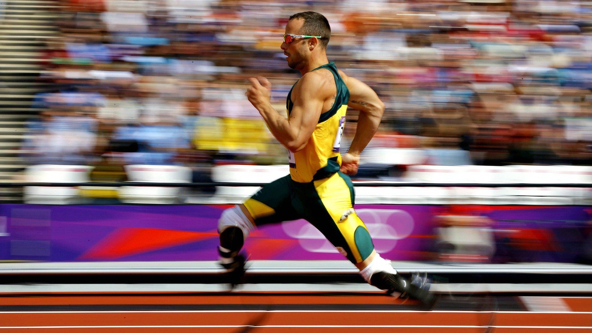 红蓝大战燃烧起,球场上的激情不容忽视,红蓝大战是什么意思